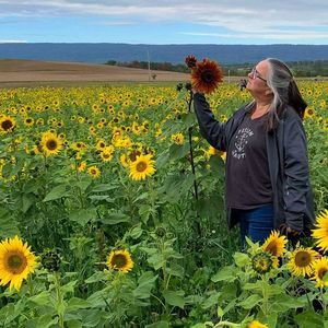Meet your Posher, Hope